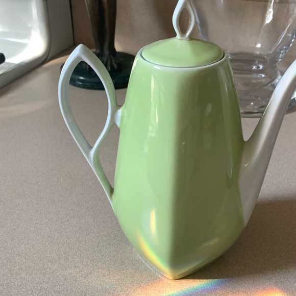 Exquisite Vintage Bavarian Teapot - Picture 2 of 6